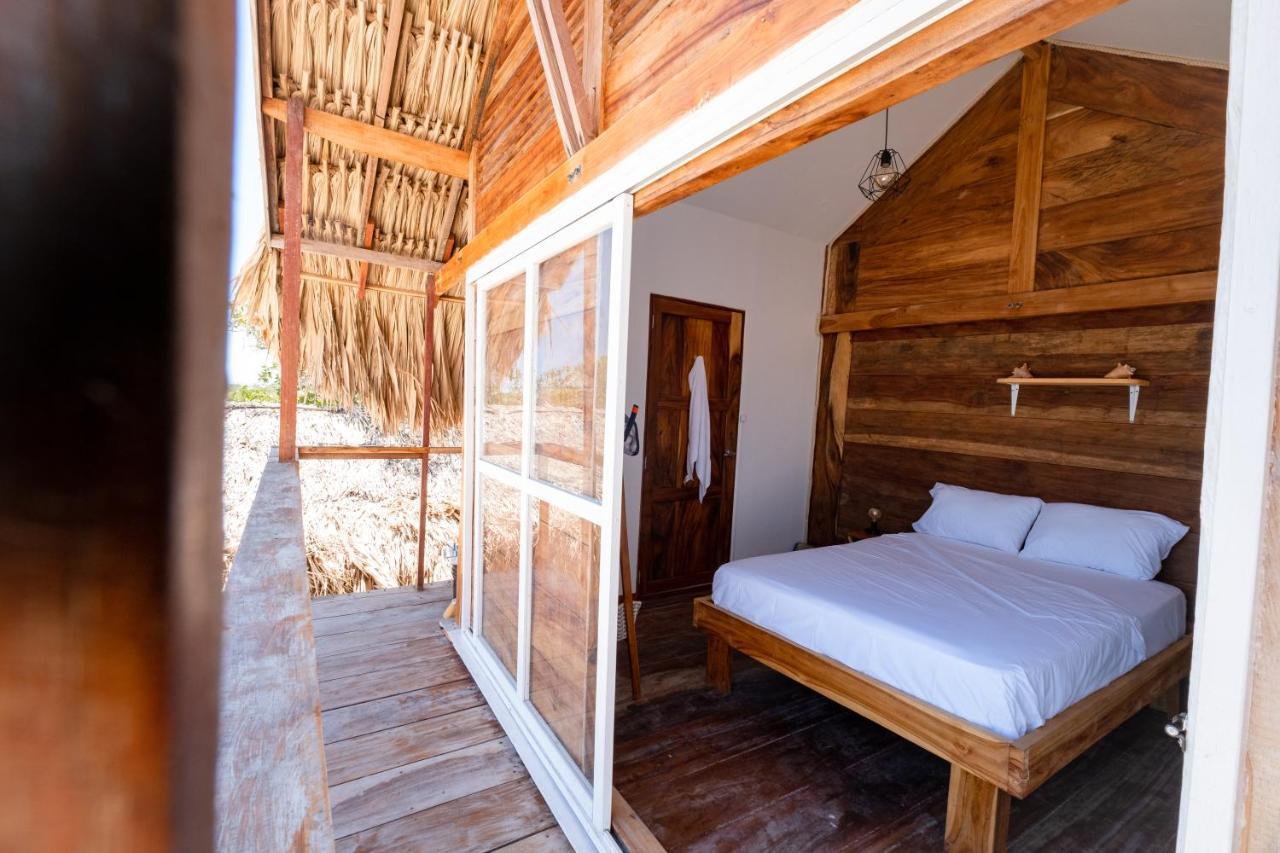 Santa Lova Eco-Hostel Isla Tintipan Tintipan Island Εξωτερικό φωτογραφία