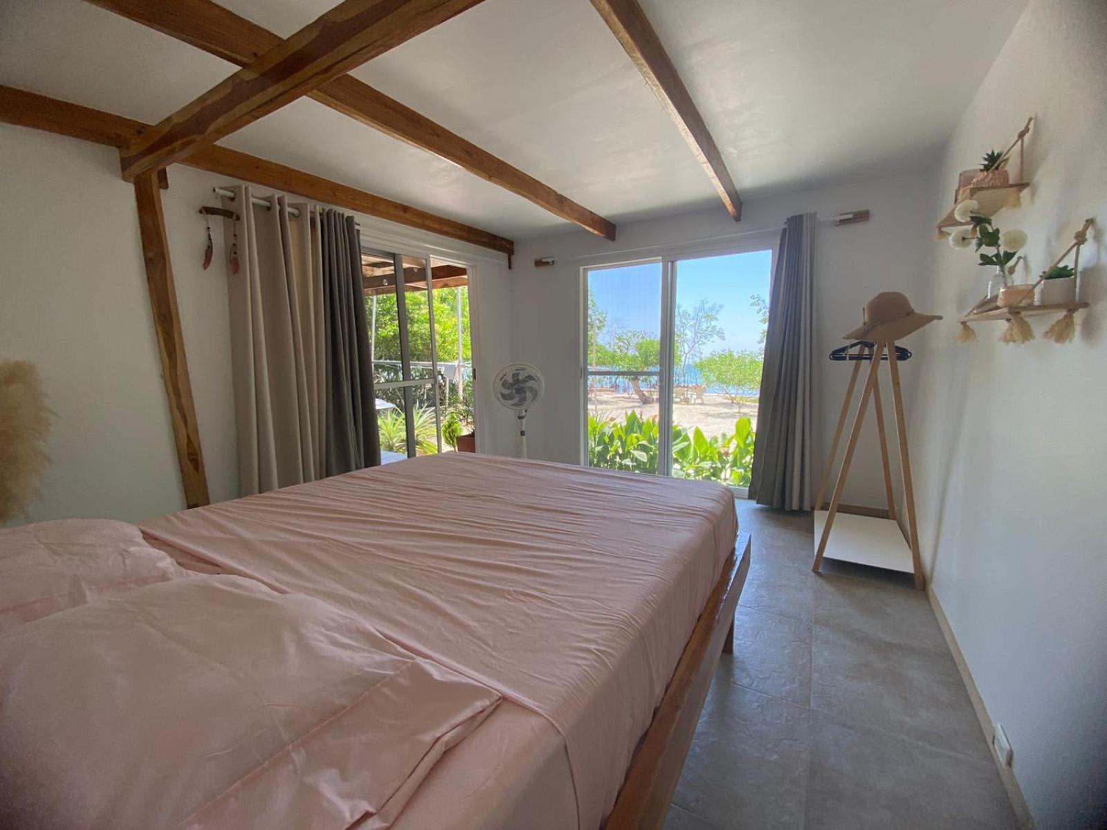 Santa Lova Eco-Hostel Isla Tintipan Tintipan Island Εξωτερικό φωτογραφία