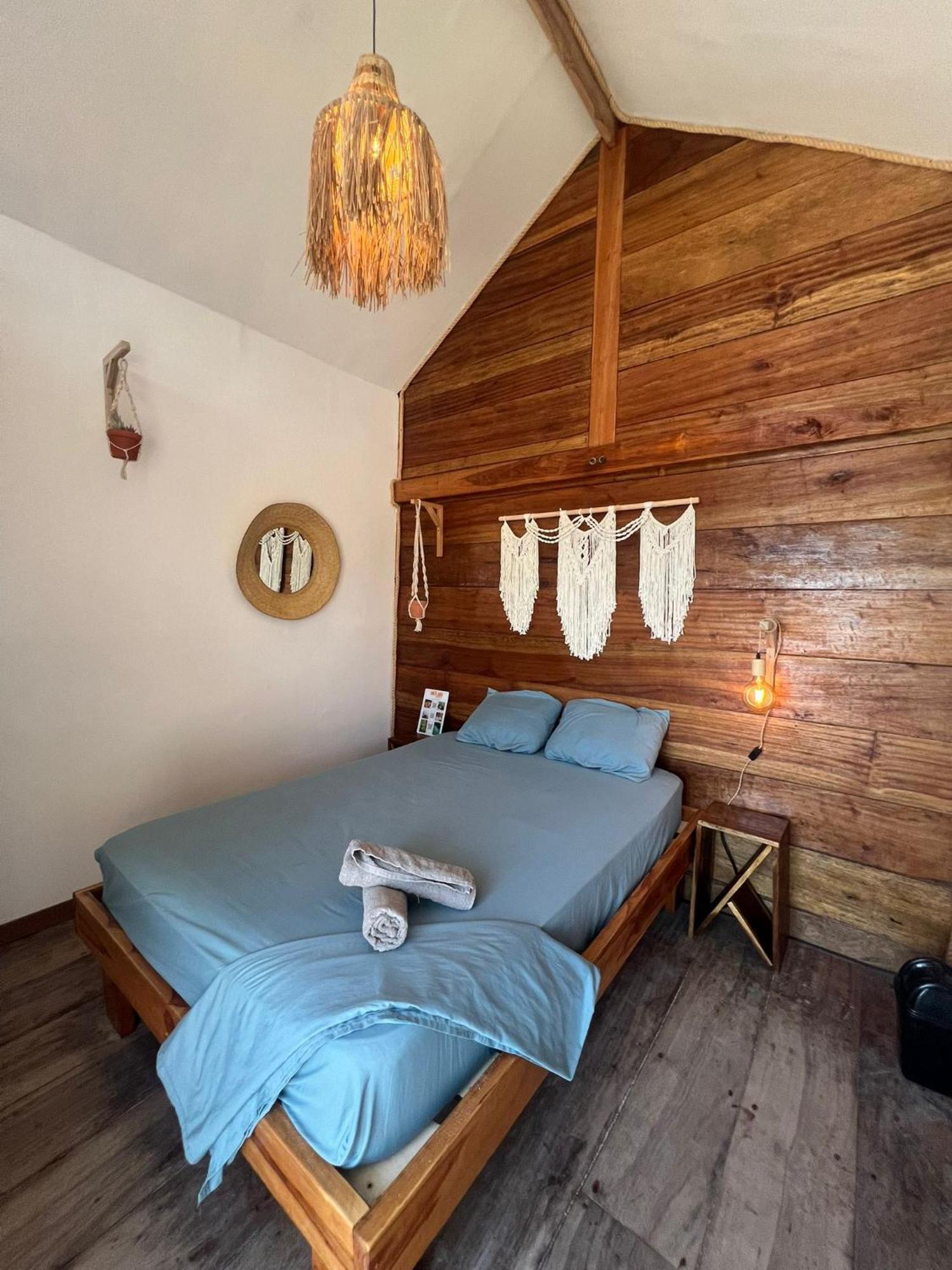 Santa Lova Eco-Hostel Isla Tintipan Tintipan Island Εξωτερικό φωτογραφία